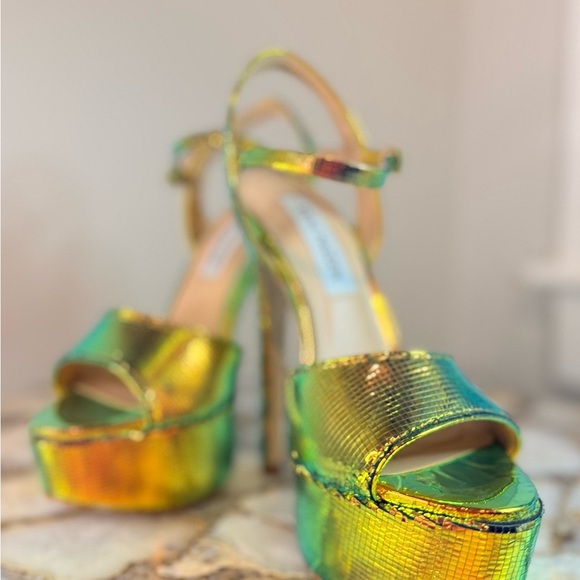 NEW Steve Madden Iridescent Green-Gold Metallic Platform Heels SIZE 5 - Picture 5 of 8